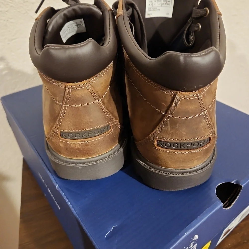 Rockport Storm Surge Plain Toe Boots Size 8.5 Wide